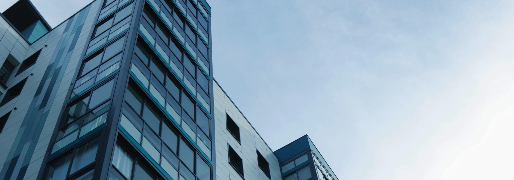 Пример работы 3. Многоэтажный дом с большой площадью остекления